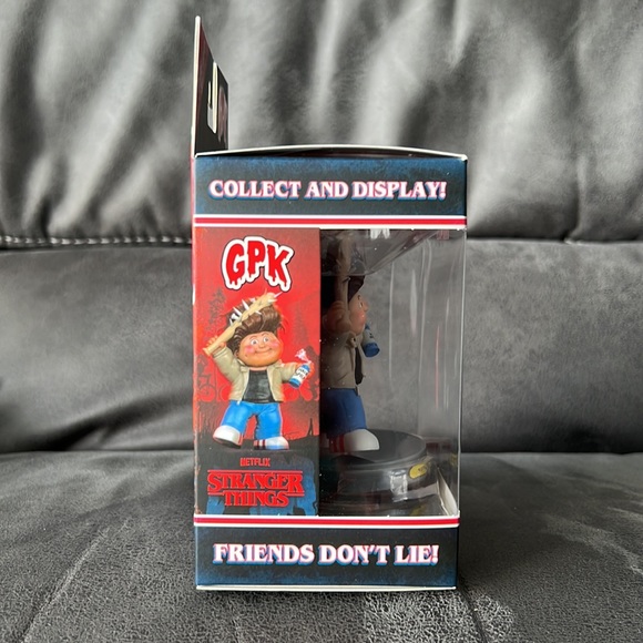 GPK x Stranger Things Topps Collectible Stylin’ Steve with Card - Picture 2 of 8